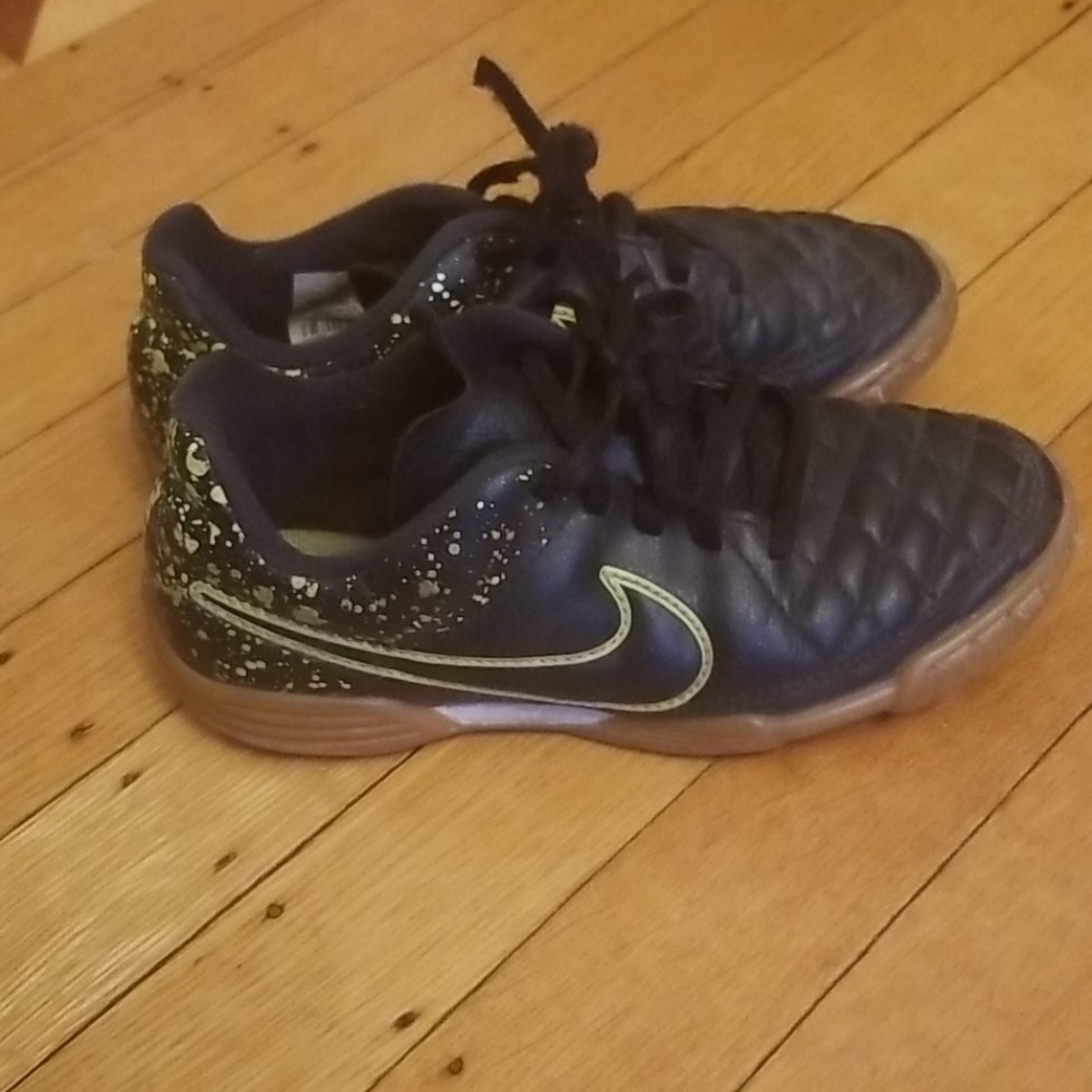 Nike indoor soccer shoes